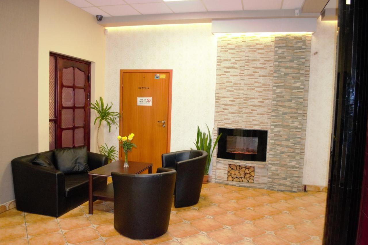 Hotel I Restauracja Jaskolka Alojzow 외부 사진